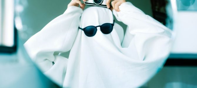 Integratie van slimme spiegels: technologie en esthetiek voor je badkamer